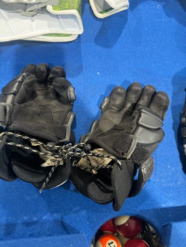 Used Warrior 12" Lacrosse Gloves