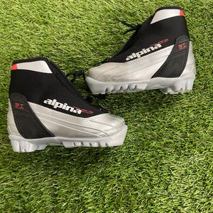 Size 10 Used Alpina Cross Country Ski Boots