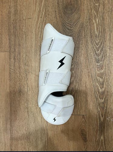 Bruce bolt leg guard