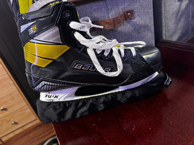 Used Senior Bauer 9.5 Supreme Hockey Skates