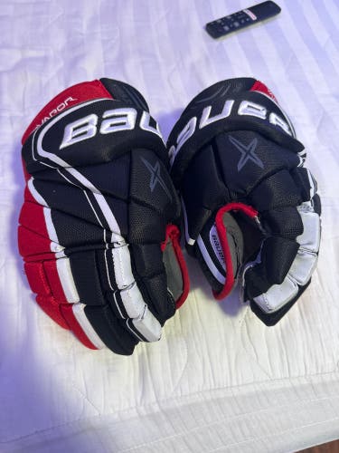 Used  Bauer 13" Vapor X900 Gloves