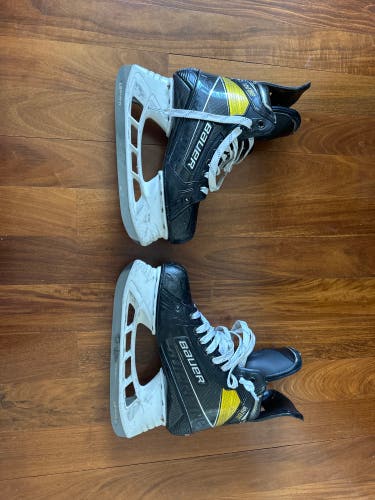 Used Senior Bauer Regular Width Pro Stock Size 6 Supreme UltraSonic Hockey Skates