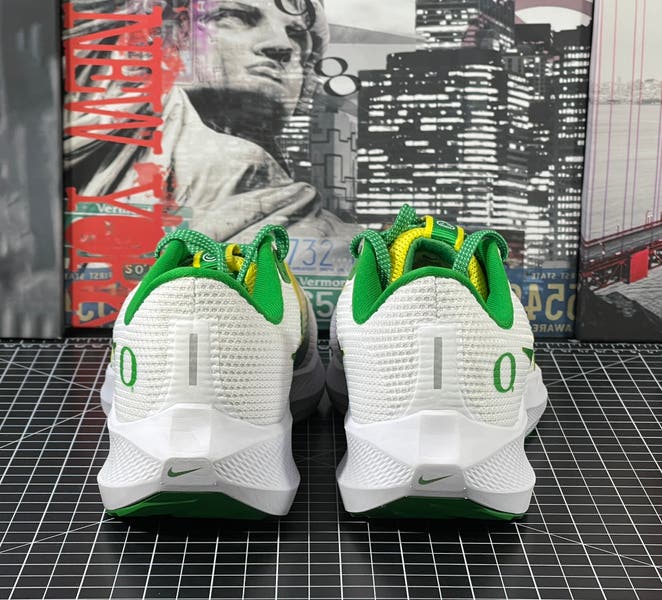 Nike Air Zoom Pegasus 40 Oregon Ducks Running Shoes Men display picture 1