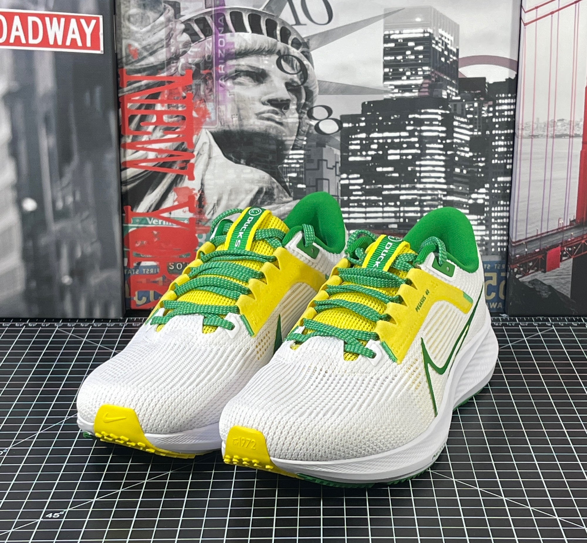 oregon ducks nike tennis shoes