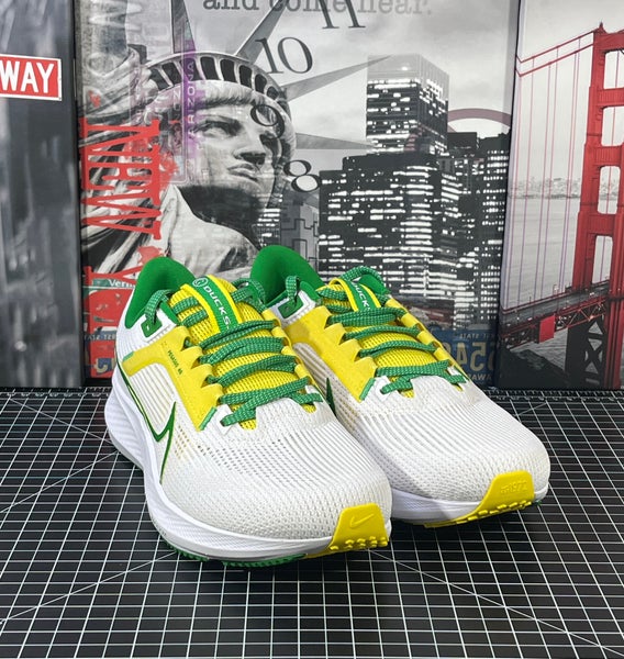 Nike Air Zoom Pegasus 40 Oregon Ducks Running Shoes Men's SZ