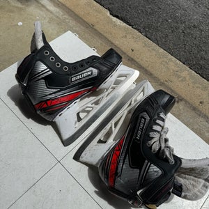Used Intermediate Bauer Regular Width 6 Vapor X2.9 Hockey Goalie Skates