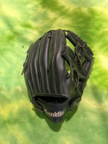 Black Used Franklin Fieldmaster Right Hand Throw Outfield Baseball Glove 11"