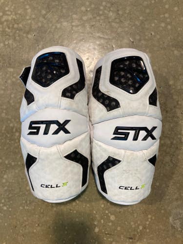 Used Medium Youth STX Cell IV Arm Pads