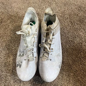 White Used Adult Low Top Turf Cleats Highlight