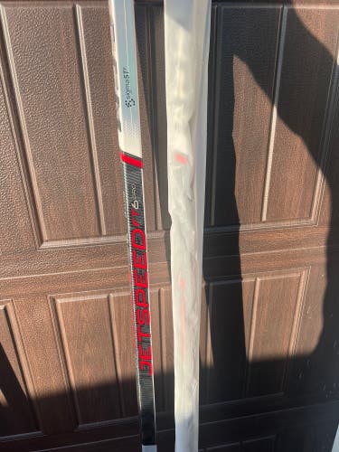 New In Wrapper CCM Right Handed Jetspeed FT6 Pro Hockey Stick