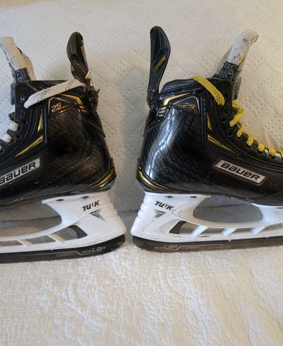 Used Bauer Supreme 2S Pro Hockey Skates Regular Width Size 4