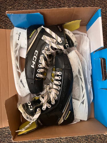 Used Senior CCM 8 Tacks AS560 Hockey Skates