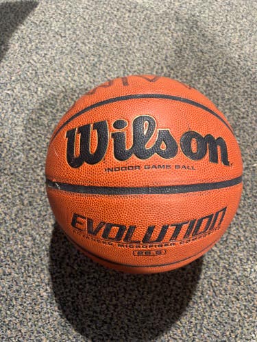 Used Men's Wilson Evolution Basketball 28.5