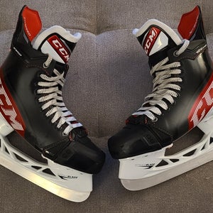 Used CCM JetSpeed FT4 hockey skates 6.5 Wide - BARELY USED