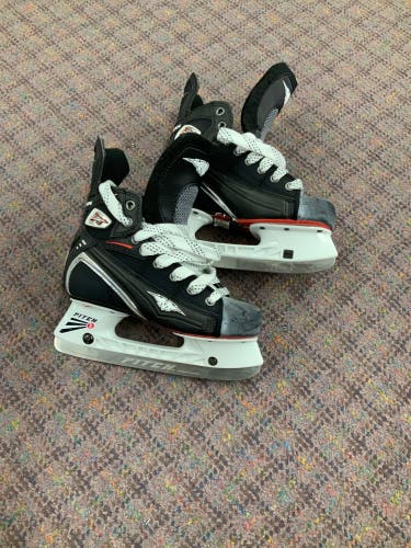 Used mission hockey Size 3.5E skates