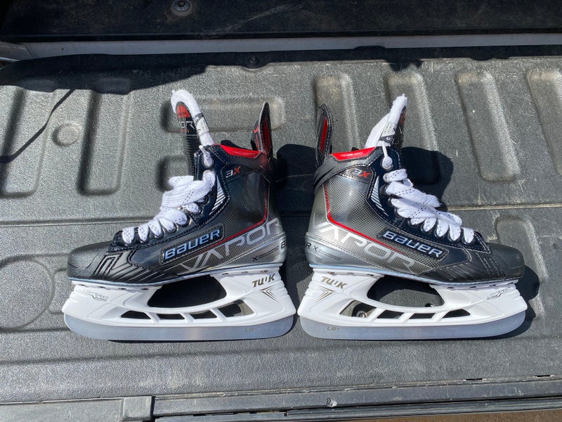 Used Bauer Regular Width 7 Vapor 3X Hockey Skates