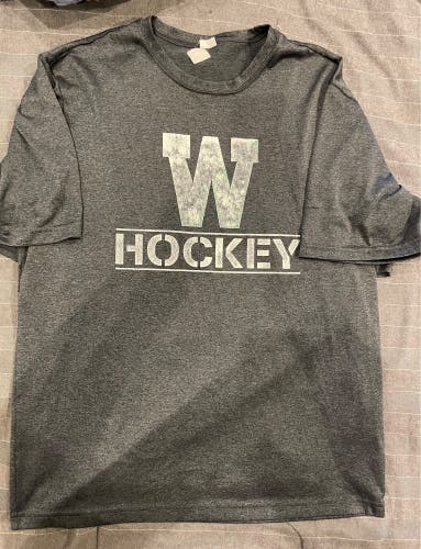 Hockey Adult Medium dry fit shirt