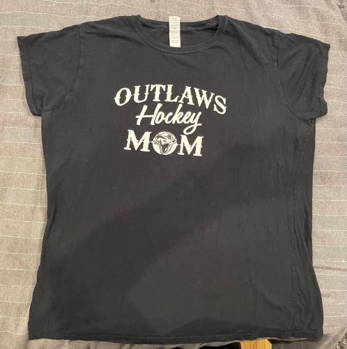 Outlaws hockey mom t shirt Size2XL