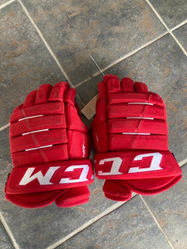 Red Used Senior CCM 4R Lite Pro Gloves 14"