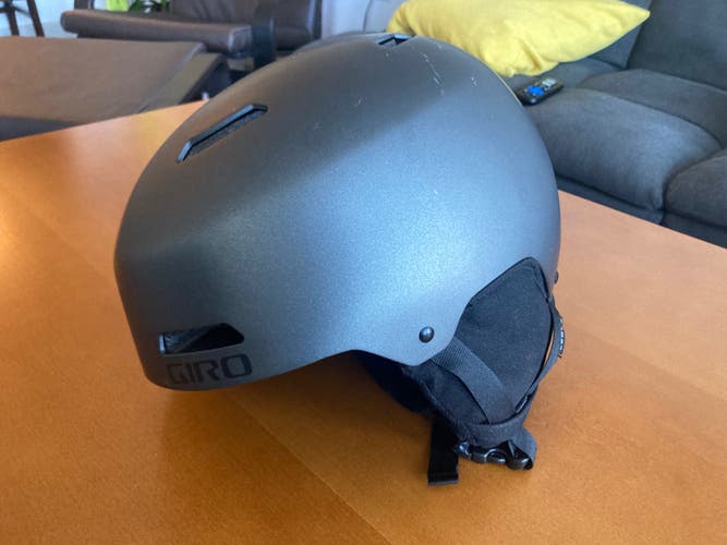 Used Large Giro Ledge Helmet Gray