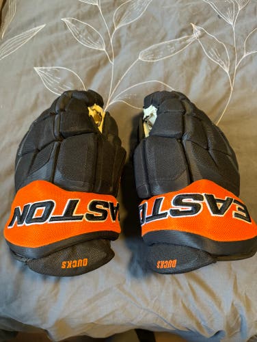 NWOT - Easton Stealth Pro Stock Hockey Gloves - Anaheim Ducks Team Stock 14”