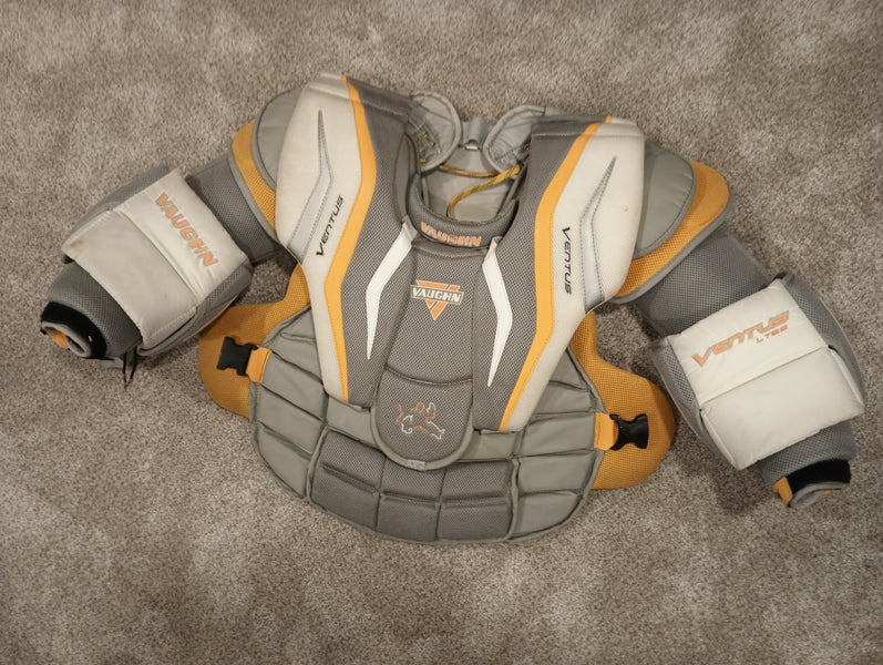 Used Senior Medium Vaughn Velocity V6 Goalie Chest Protector