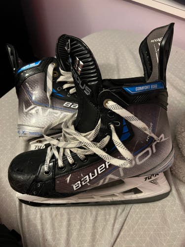 Used Senior Bauer Regular Width  Pro Stock 8 Vapor Hyperlite Hockey Skates