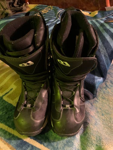 Used Morrow Snowboard Boots