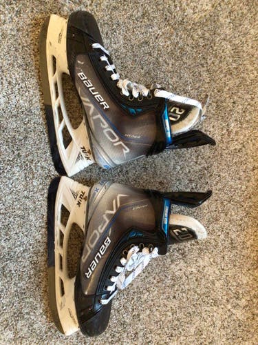 Used Senior Bauer Vapor Hyperlite Hockey Skates Regular Width Pro Stock 8