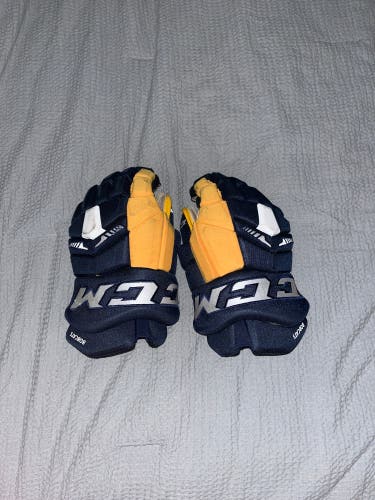Quinnipiac Hockey (NCAA D1) CCM Gloves (National Champions)