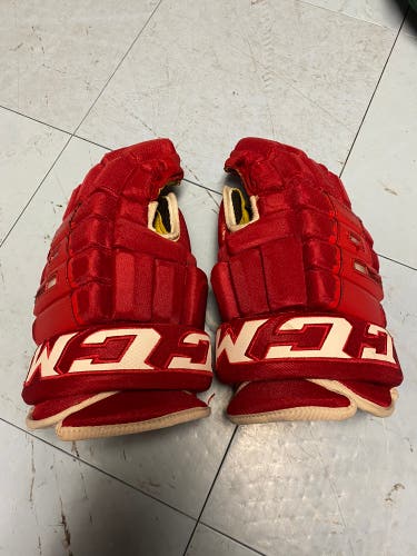 Used Ccm 4 Roll Pro Gloves 14”