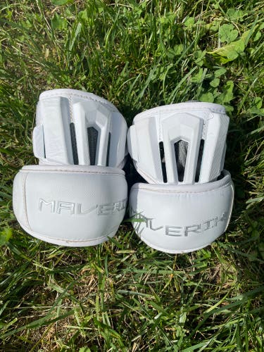 Maverik Elbow Pads/caps
