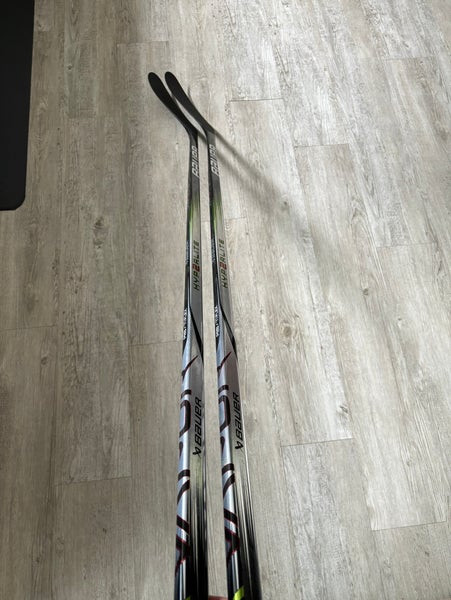2 New Senior Bauer Left Hand P28 77 Flex Vapor Hyperlite 2 Hockey Stick
