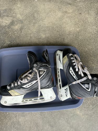 Used CCM 9.5 U+ Control Hockey Skates