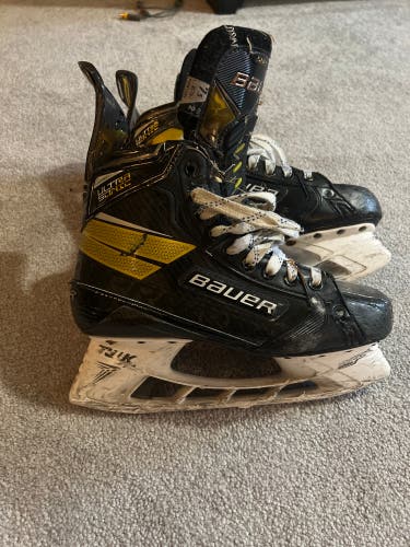 Used Senior Bauer   7.5 Supreme UltraSonic Hockey Skates