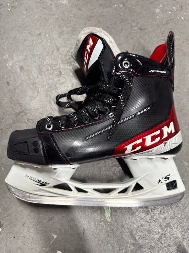 Used Senior CCM 8 JetSpeed FT4 Hockey Skates