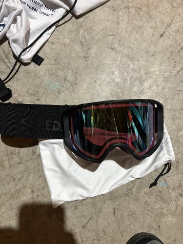 New Shred Simplify Ski Goggles With Spare Lens