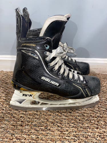 Used Senior Bauer Regular Width 8 Supreme Total One Hockey Skates