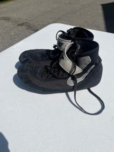Nike sweep Wrestling shoe 8.5