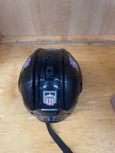 Used Medium Bauer Hyperlite Helmet