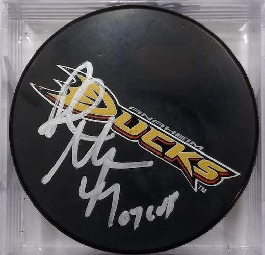 ROB NIEDERMAYER Autographed Anaheim Ducks " 07 Cup " NHL Hockey Puck Signed