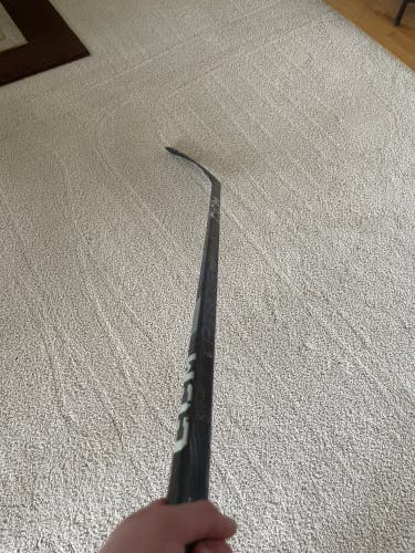 Used Intermediate CCM Right Handed P29  RibCor Trigger 6 Pro Hockey Stick