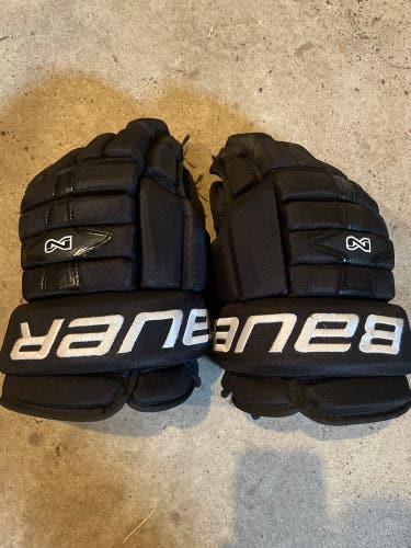 Used  Bauer 14"  Nexus Classic Gloves