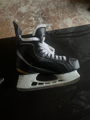 Used Senior Bauer Regular Width  7.5 Supreme One60 Hockey Skates