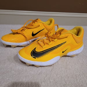 Men's 10.5 Nike Alpha Huarache Elite 4 Low Metal Baseball Cleats