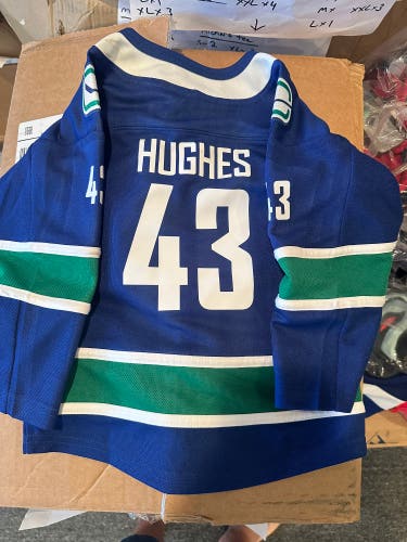 Vancouver Canucks child aged 2-4 Jersey Quinn Hughes-NWT