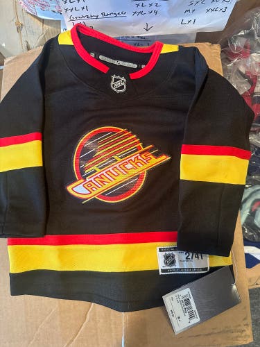 Vancouver Canucks Black Skate jersey aged 2-4 child-NWT