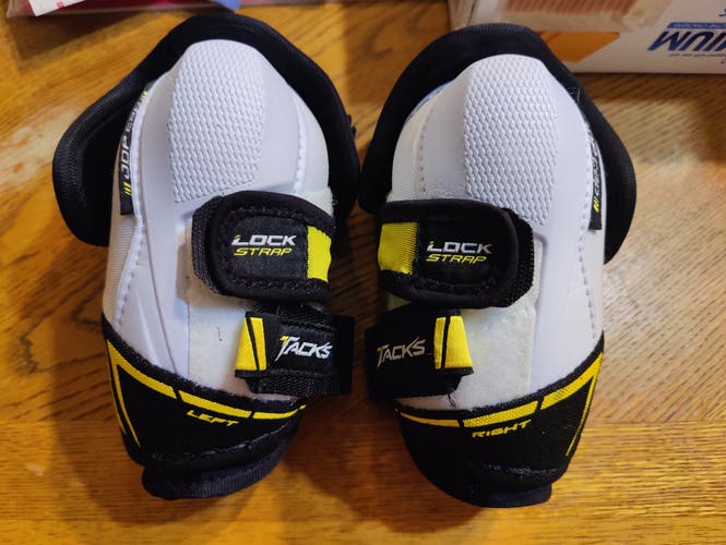 NEW Junior Medium CCM Tacks 9060 Elbow Pads