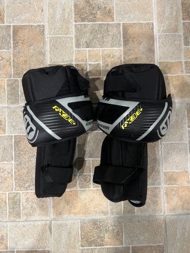 Hockey goalie warrior RX3E+ Knee Pad