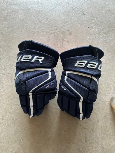 Used  Bauer 15"  Vapor 3X Pro Gloves